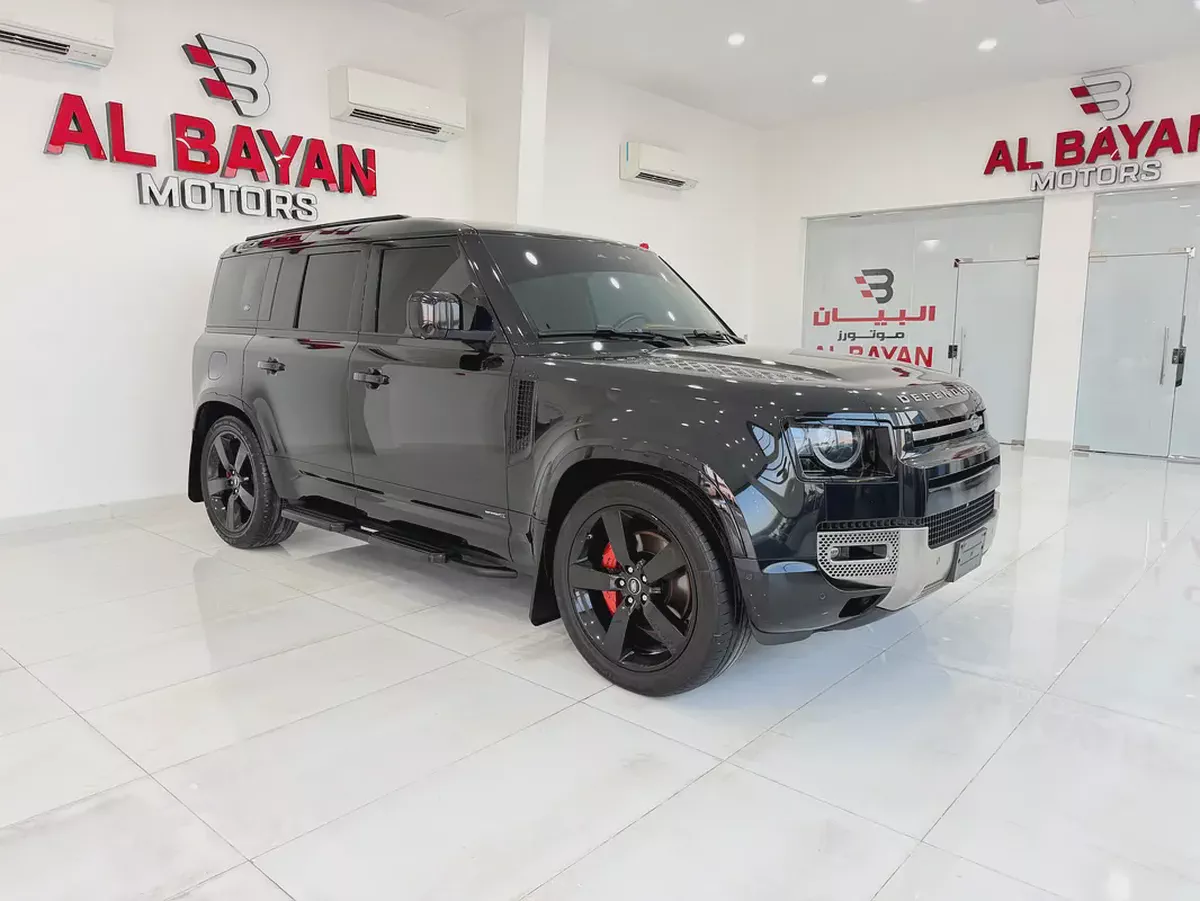 لاند روفر ديفندر 110 X P400 اسود / زعفراني 2021 (وارد كلين )
