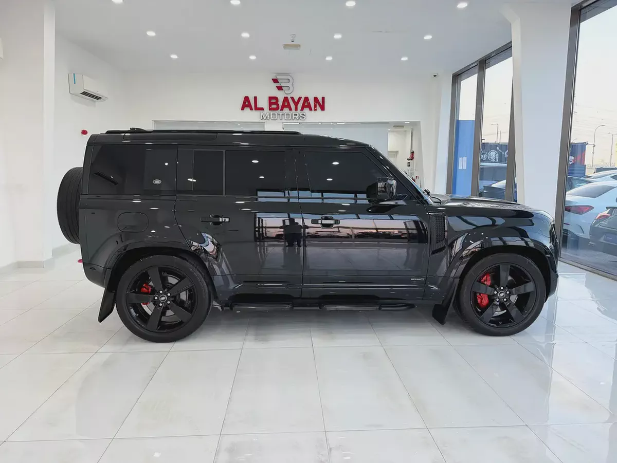 لاند روفر ديفندر 110 X P400 اسود / زعفراني 2021 (وارد كلين )-6-6