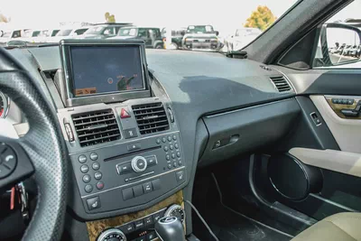 2009 Mercedes-Benz C-Class C63 AMG - Japanese Specs-12