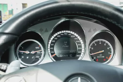 2009 Mercedes-Benz C-Class C63 AMG - Japanese Specs-8