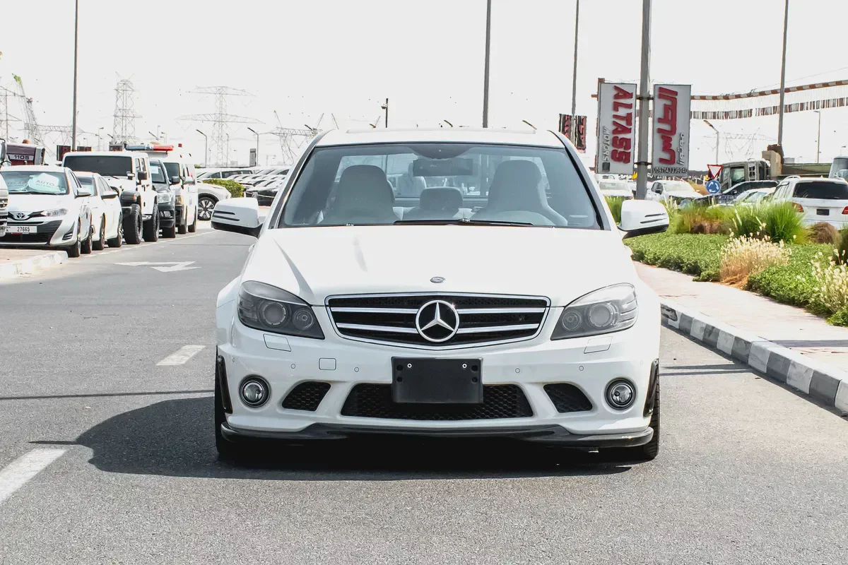 2009 Mercedes-Benz C-Class C63 AMG - Japanese Specs-1-1