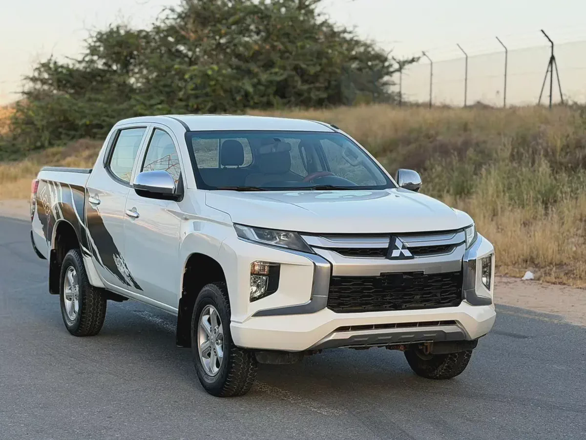 Mitsubishi L200 Diesel 2020 very good condition-2-2