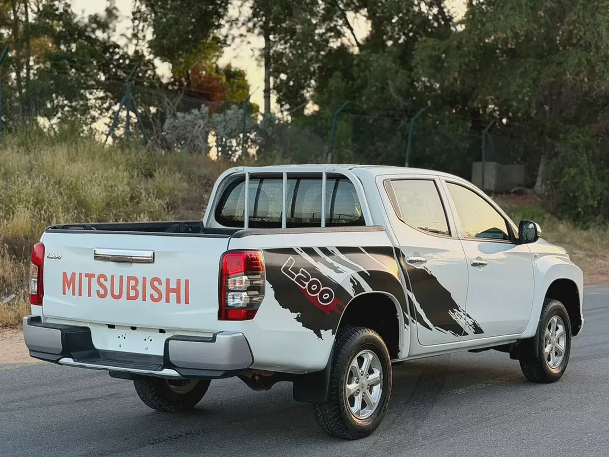 Mitsubishi L200 Diesel 2020 very good condition-3-3
