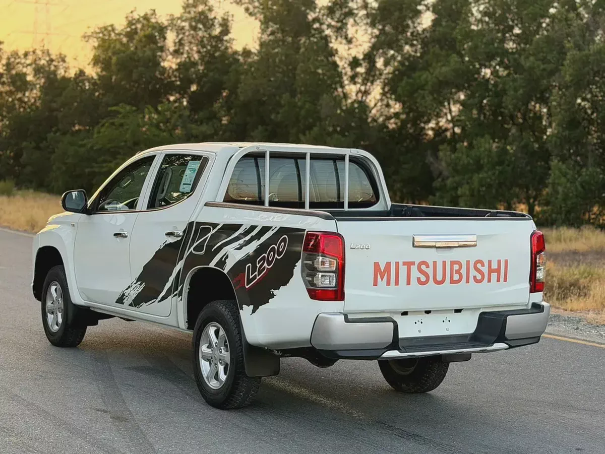 Mitsubishi L200 Diesel 2020 very good condition-4-4