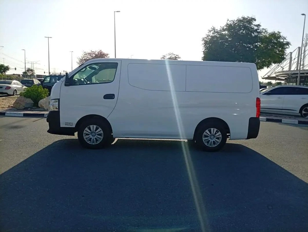 Full Cargo van Nissan Urvan 2021 GCC Specs
