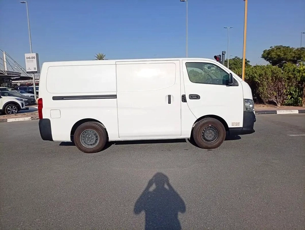 Full Cargo van Nissan Urvan 2021 GCC Specs
