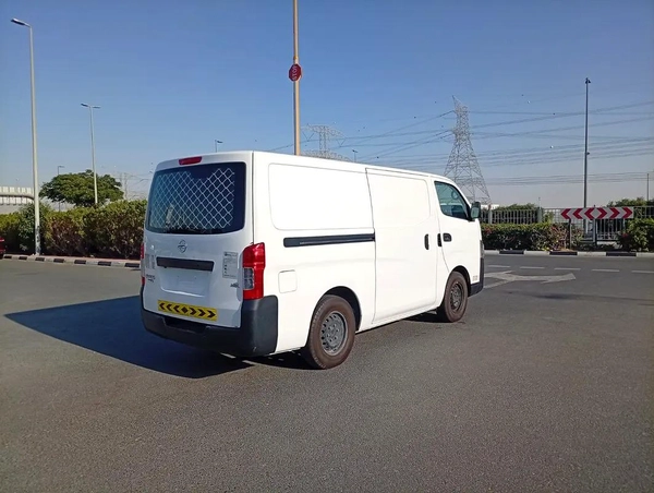 Full Cargo van Nissan Urvan 2021 GCC Specs