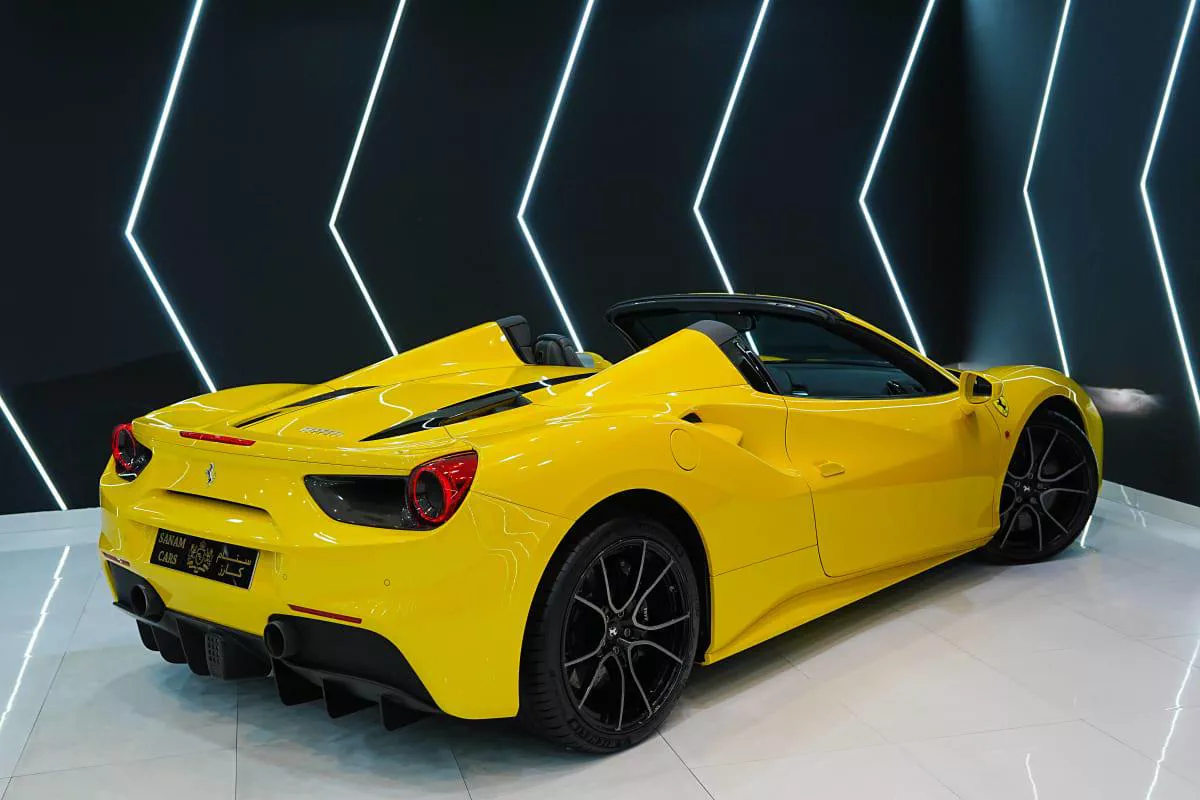 Ferrari 488 Spider-16-16