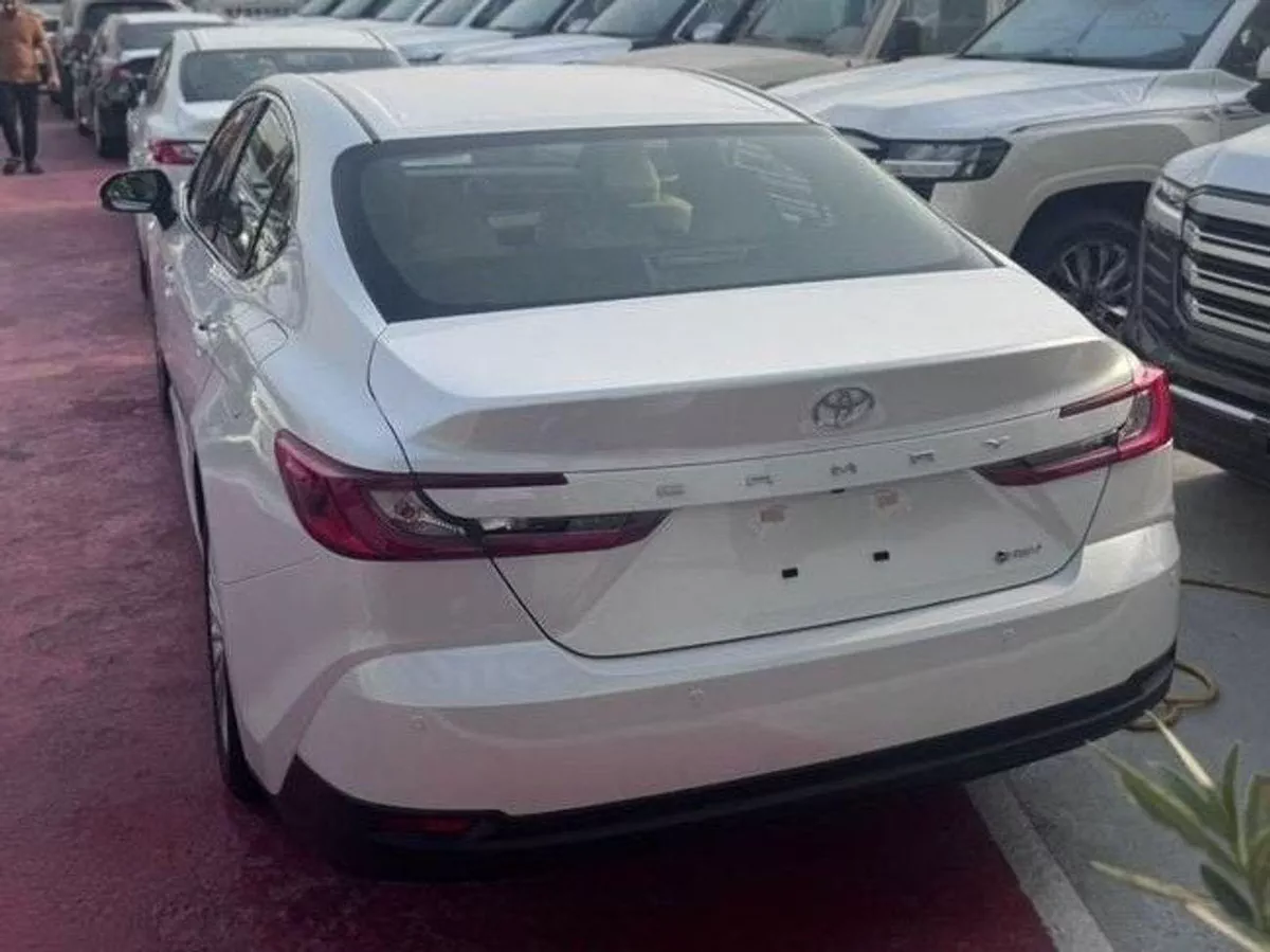 Toyota Camry GLE Toyota Camry GLE EV 2.5L Hybrid 2026 GCC specs (FOR EXPORT ONLY)-11-0