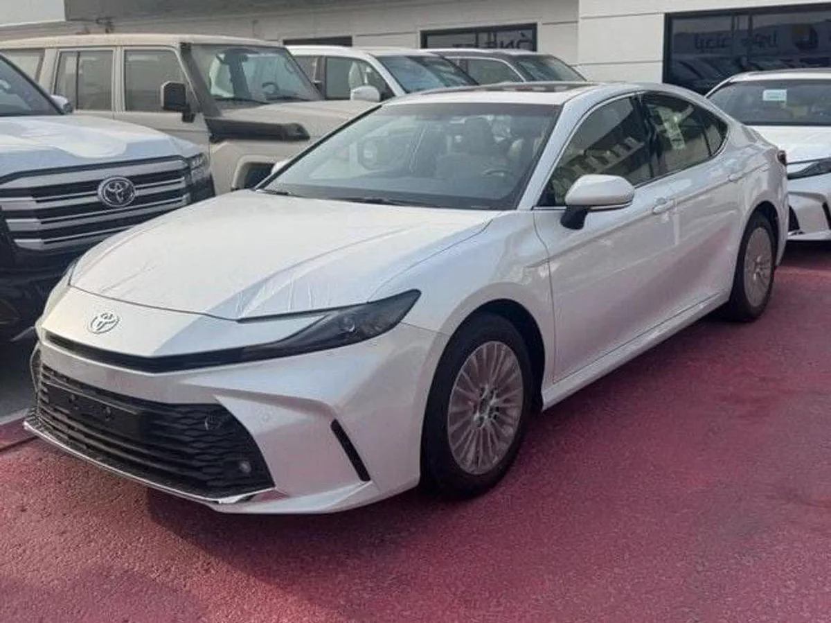 Toyota Camry GLE Toyota Camry GLE EV 2.5L Hybrid 2026 GCC specs (FOR EXPORT ONLY)