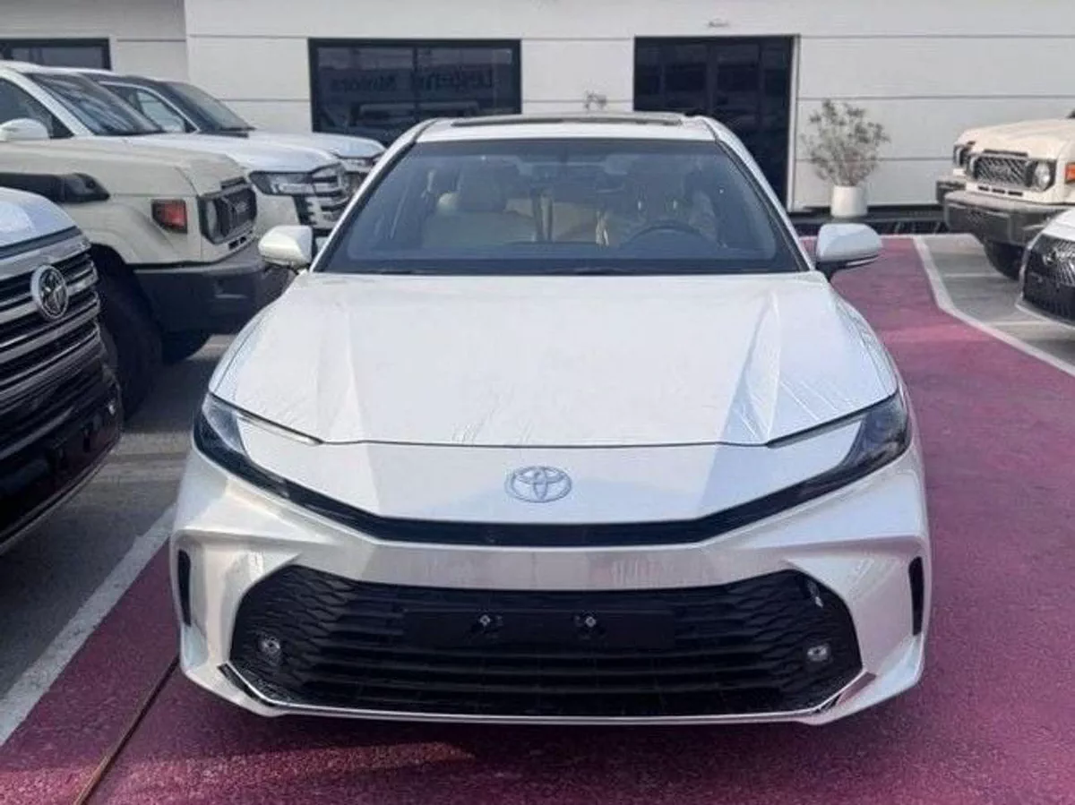 Toyota Camry GLE Toyota Camry GLE EV 2.5L Hybrid 2026 GCC specs (FOR EXPORT ONLY)-1-0