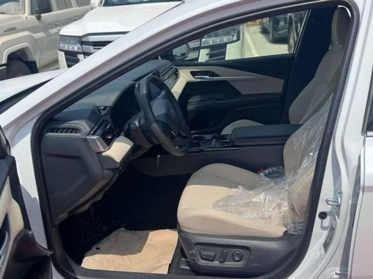 Toyota Camry GLE Toyota Camry GLE EV 2.5L Hybrid 2026 GCC specs (FOR EXPORT ONLY)-2-0