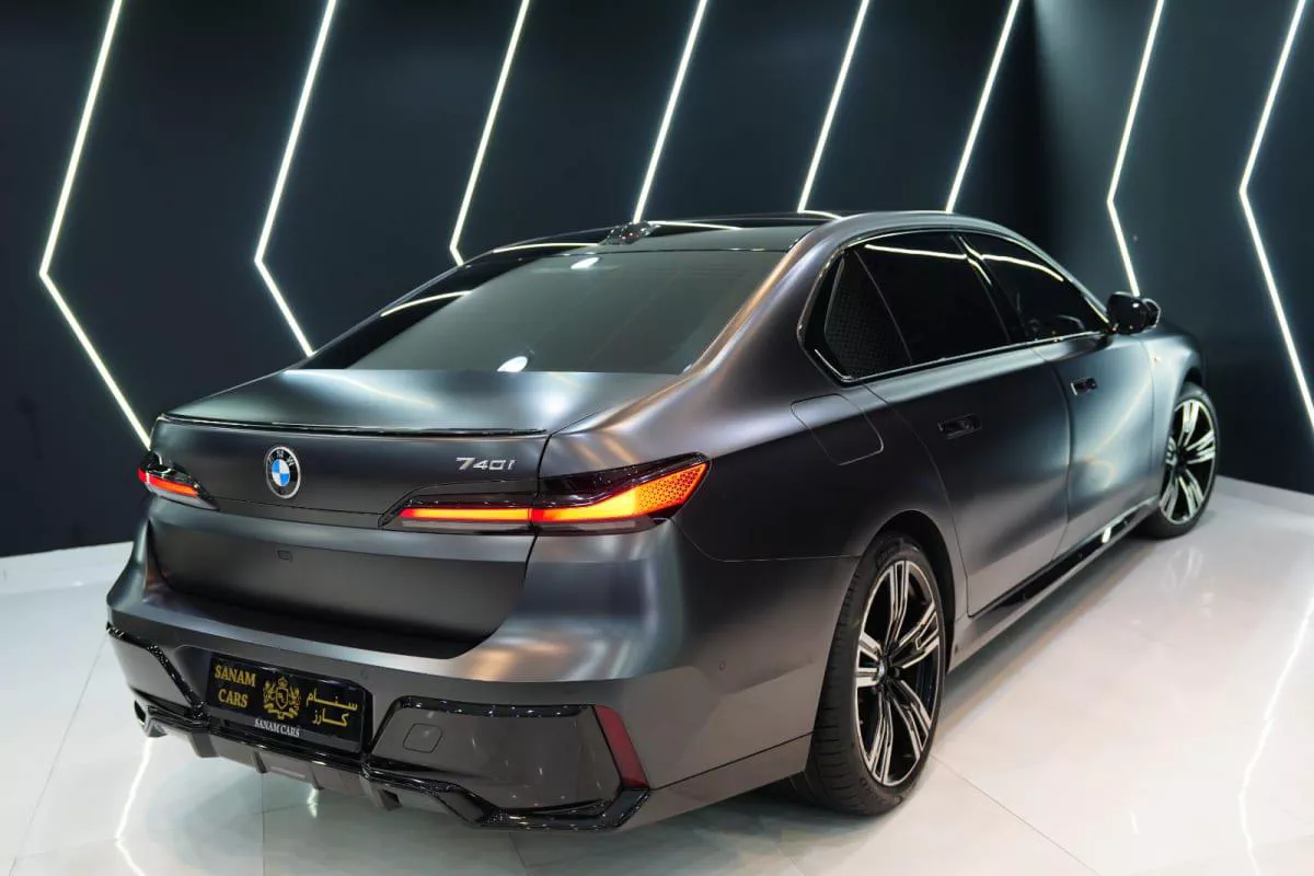 BMW 740i-1-1