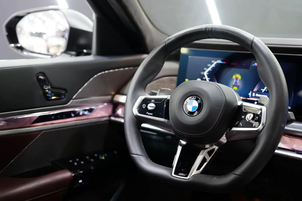 BMW 740i-3-3