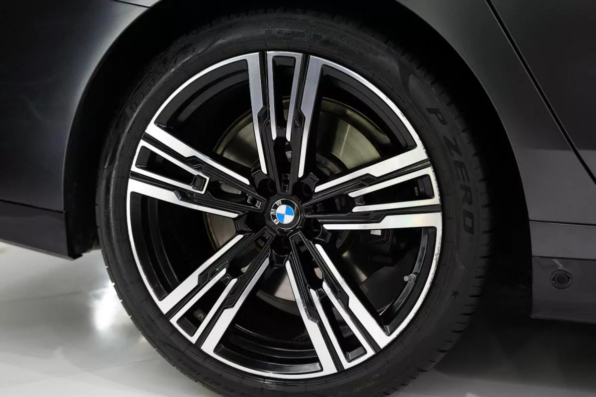 BMW 740i-9-9