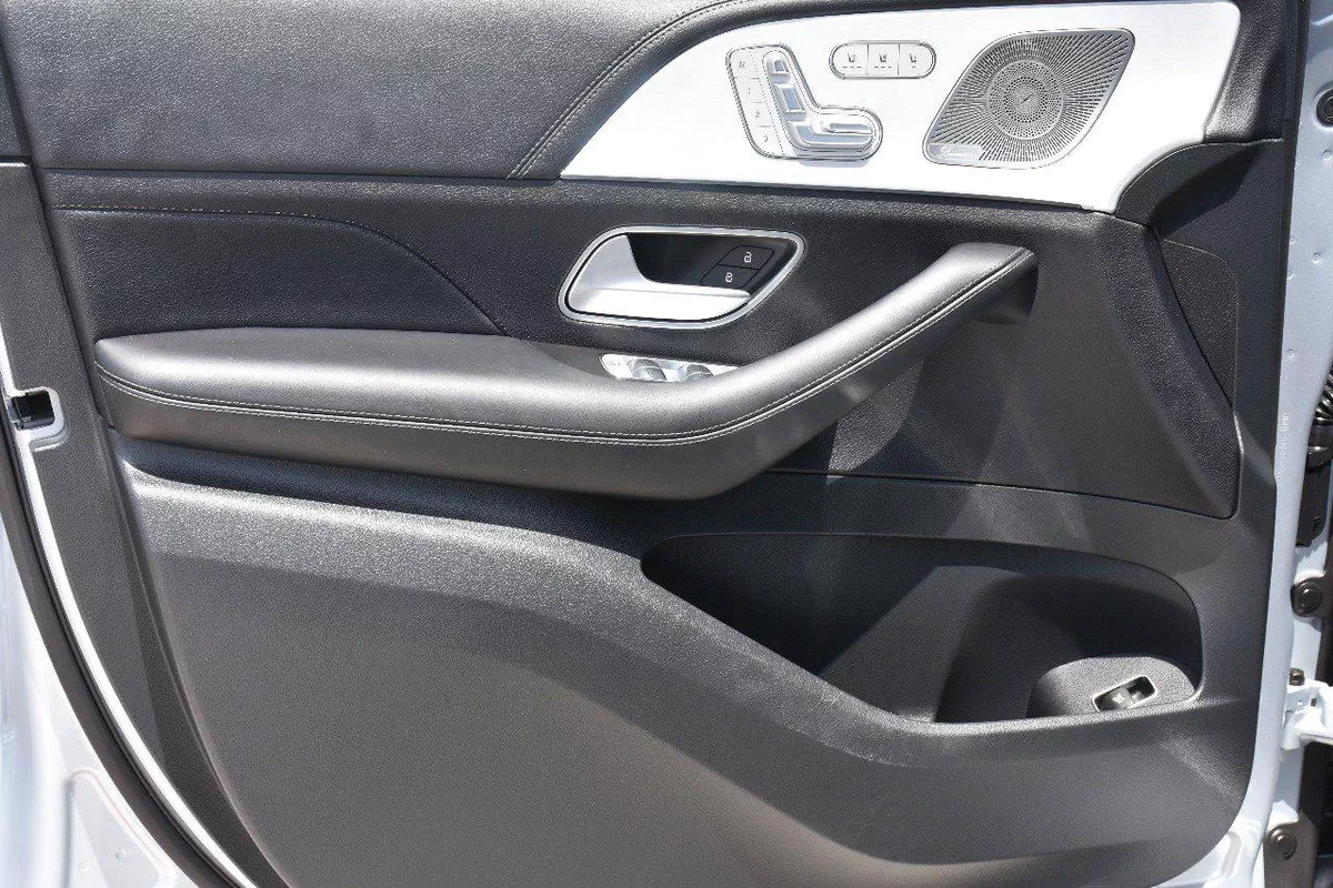 GLE53 AMG COUPE 2024 | IRIDIUM SILVER-11-11