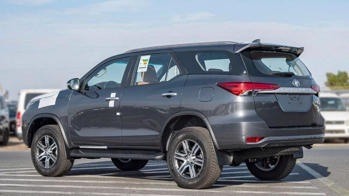 Toyota Fortuner EXR FORTUNER SR5 2.7L PETROL FULL OPTION 4X4 2025-3-0