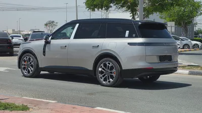 Lynk & Co 900 (Silver)-19