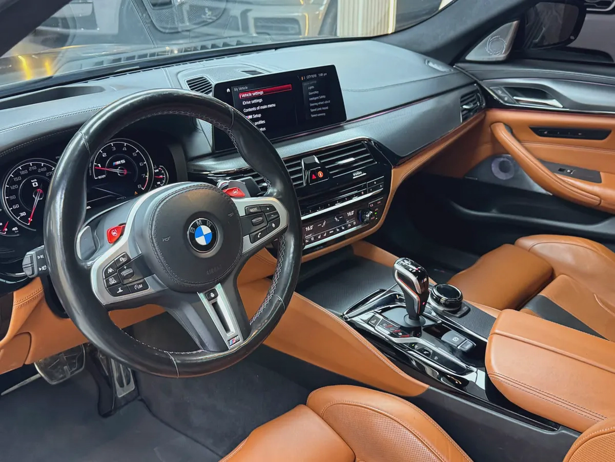 Stunning BMW M5 Competition 2018 | GCC Specs | Low Mileage | Pristine Condition-15-15