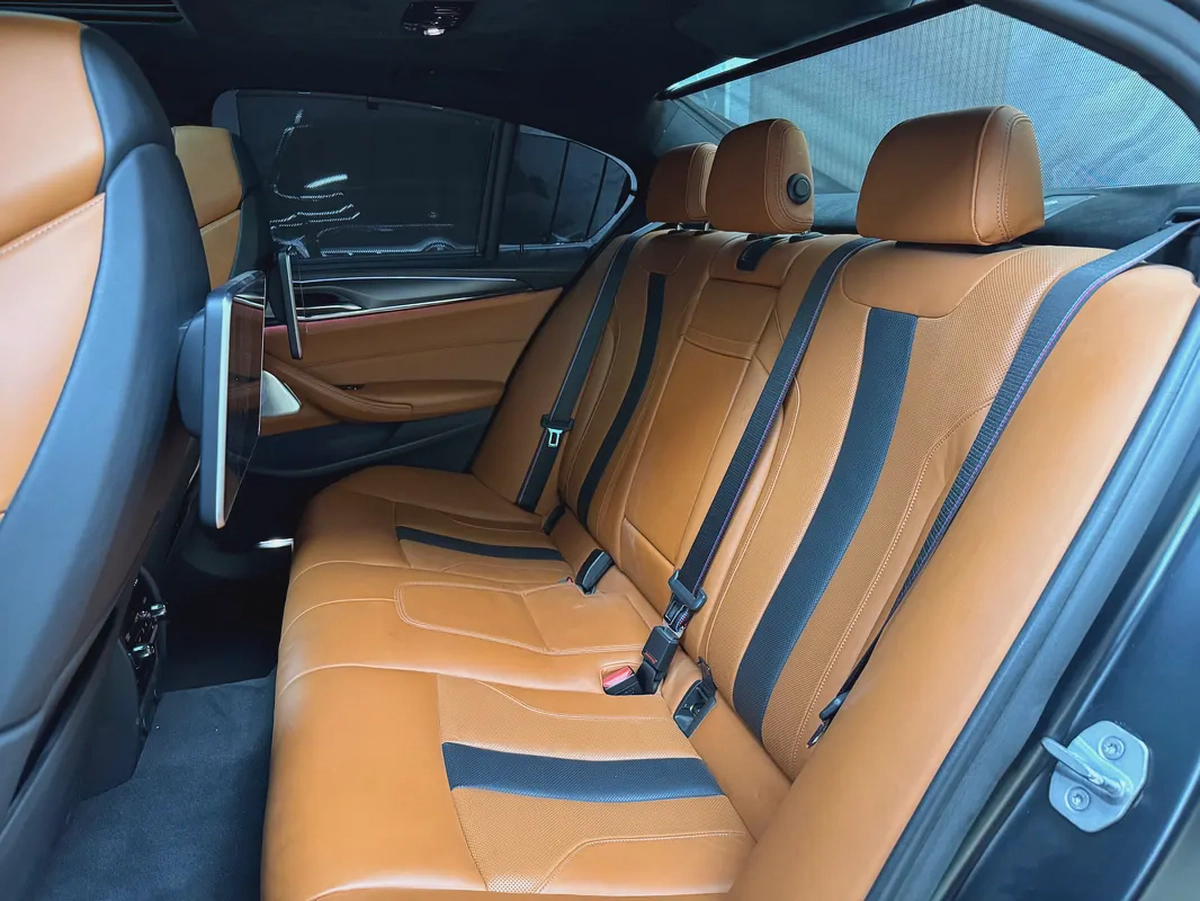 Stunning BMW M5 Competition 2018 | GCC Specs | Low Mileage | Pristine Condition-16-16
