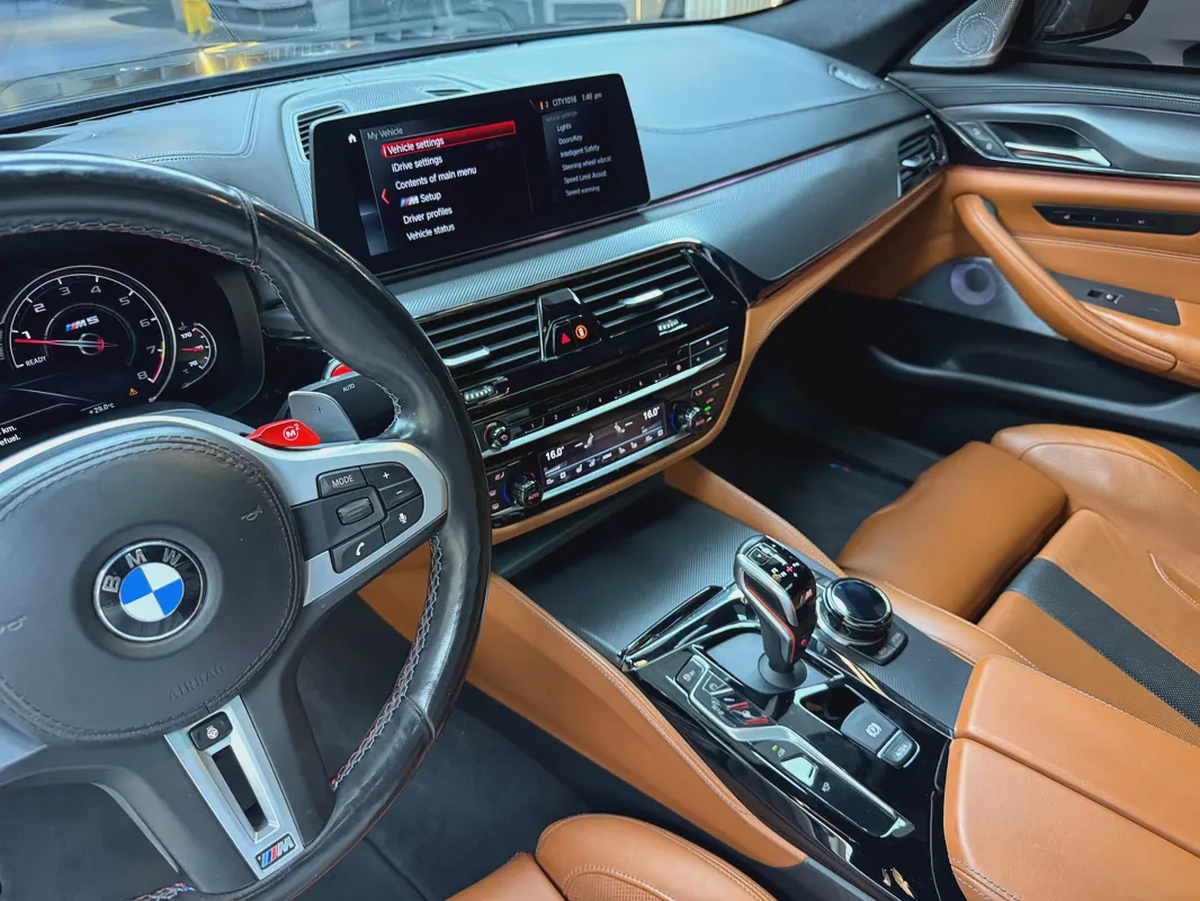 Stunning BMW M5 Competition 2018 | GCC Specs | Low Mileage | Pristine Condition-17-17