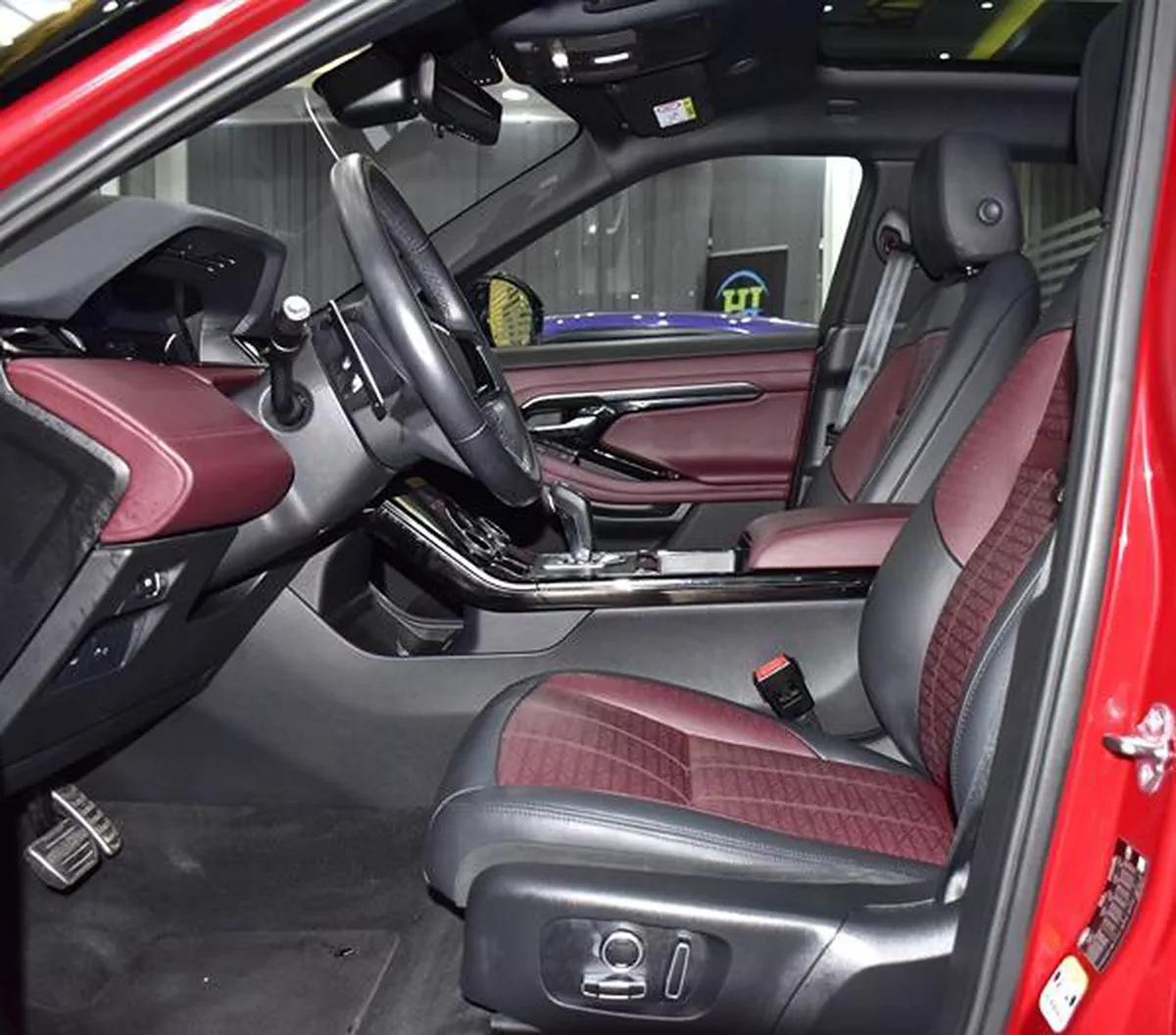 Land Rover Range Rover Evoque R-Dynamic ( 2021 Model ) Red Color GCC Specs-5-5