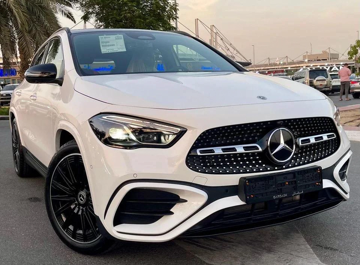 Mercedes Benz GLA 200 Premium 1.4L AMG 5 years warranty 2025 GCC - AED 215,000 (AED 233,000)-3-3