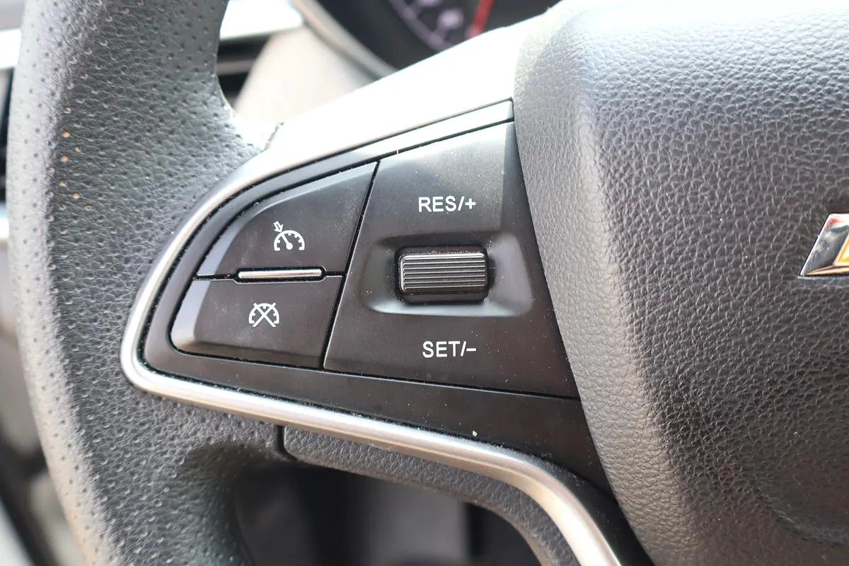 Chevrolet Groove LT - Model 2025 - GCC Specs - Original Paint - including Warranty 2 years-5-5