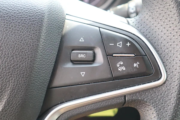 Chevrolet Groove LT - Model 2025 - GCC Specs - Original Paint - including Warranty 2 years