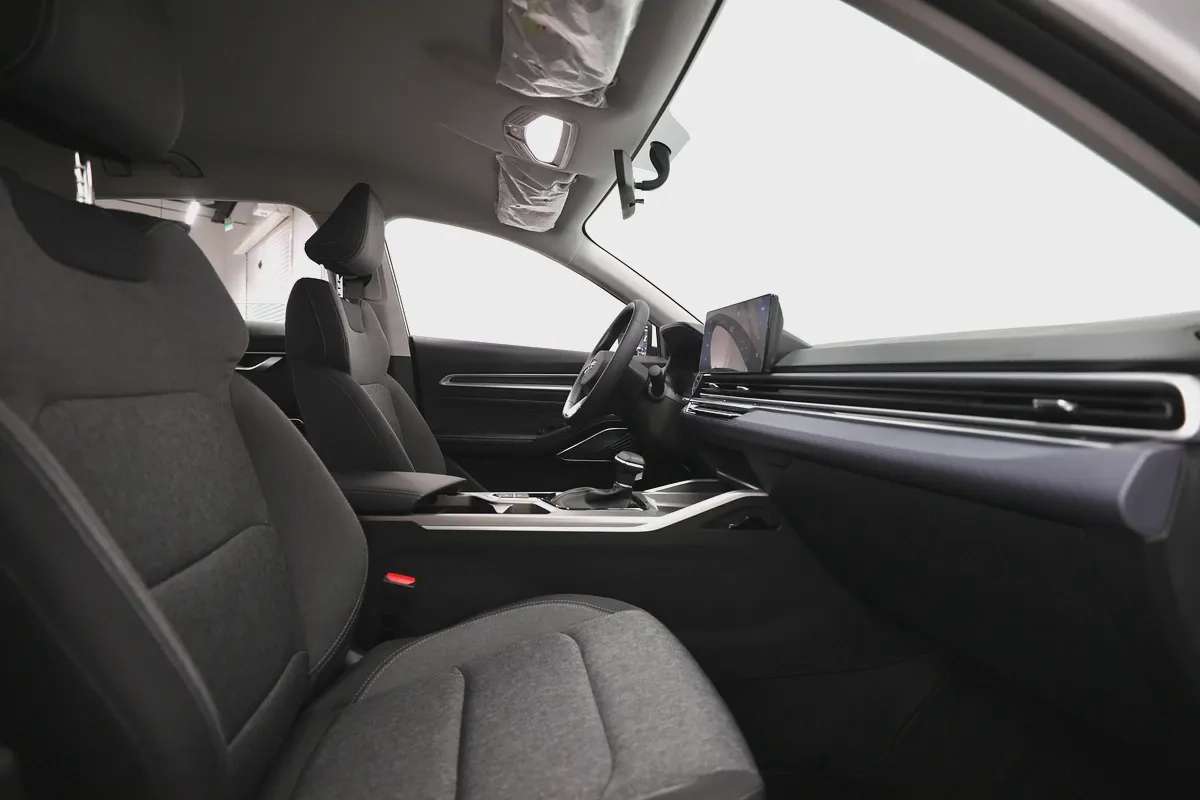 Geely Emgrand GS-7-7