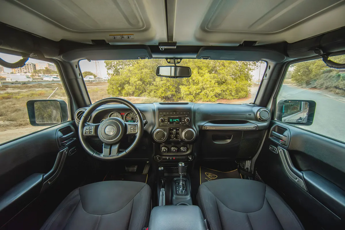 AED 2,122/Month | Jeep Service History | Free Warranty | GCC Specs | REF#J01654