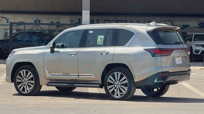 ( Only For Export ) 2026 Lexus LX 600 BB ‘’Signature’’ 3.5TT V6 AWD GCC 0Km BRAND NEW-4