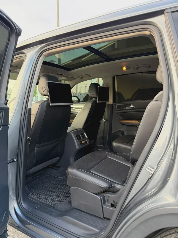 2019 Volkswagen Atlas SE - American Specs