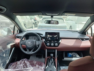 Toyota Corolla Cross 2025 – White Exterior-1