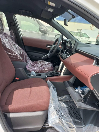 Toyota Corolla Cross 2025 – White Exterior-6