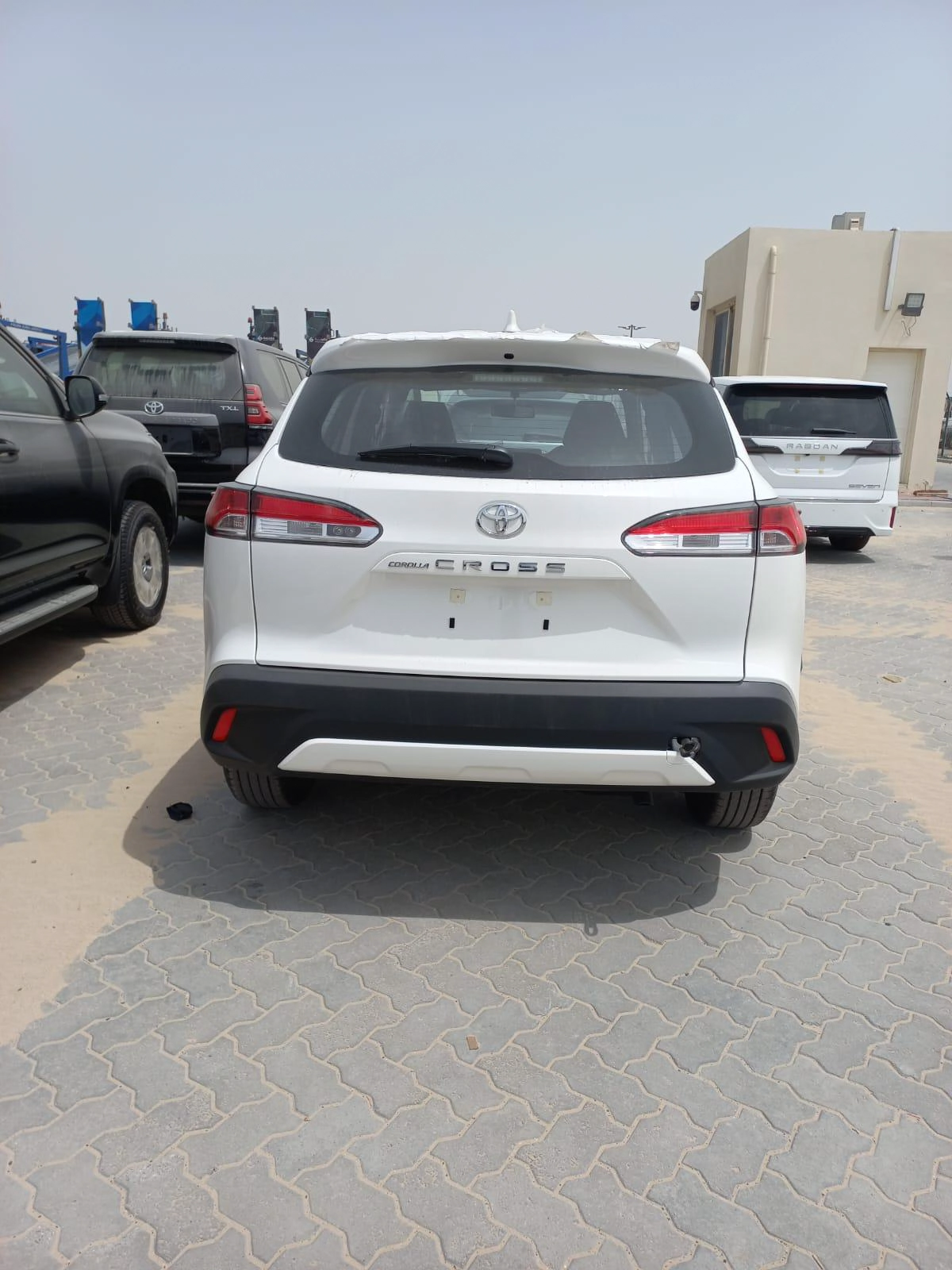 Toyota Corolla Cross 2025 – White Exterior-7-7
