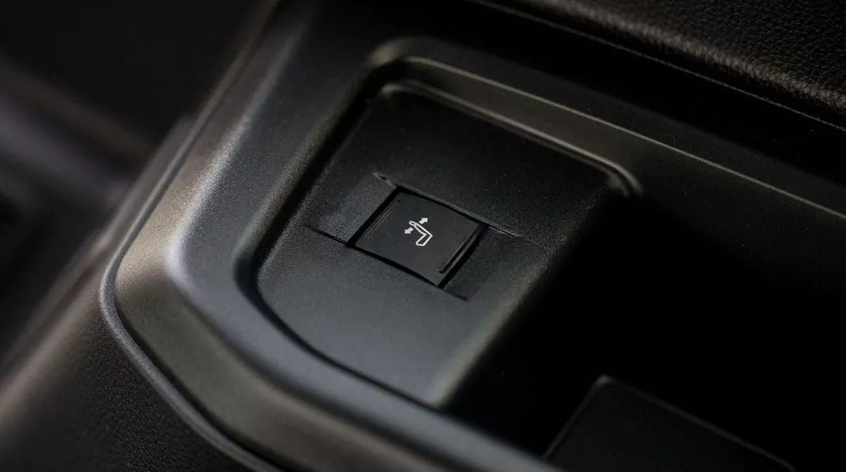Toyota Prado GXR Toyota Prado Adventure 2.8L Diesel MY2025-18-0