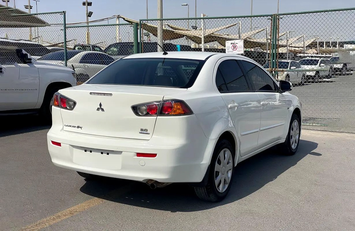Mitsubishi Lancer EX GLX-7-7