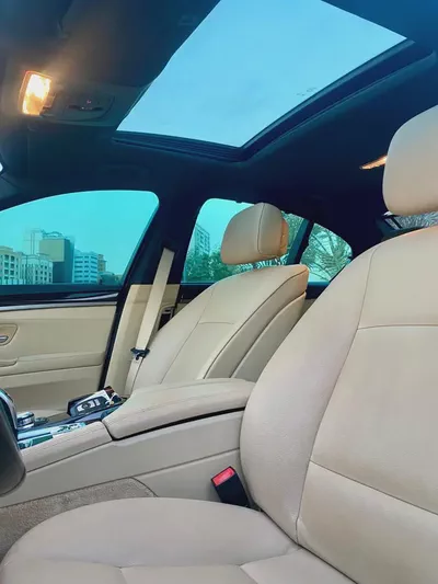 2013 BMW 530i ||FULL OPTION || 6 cylinder|| accident free|| original paint ||GCC SPECS-14