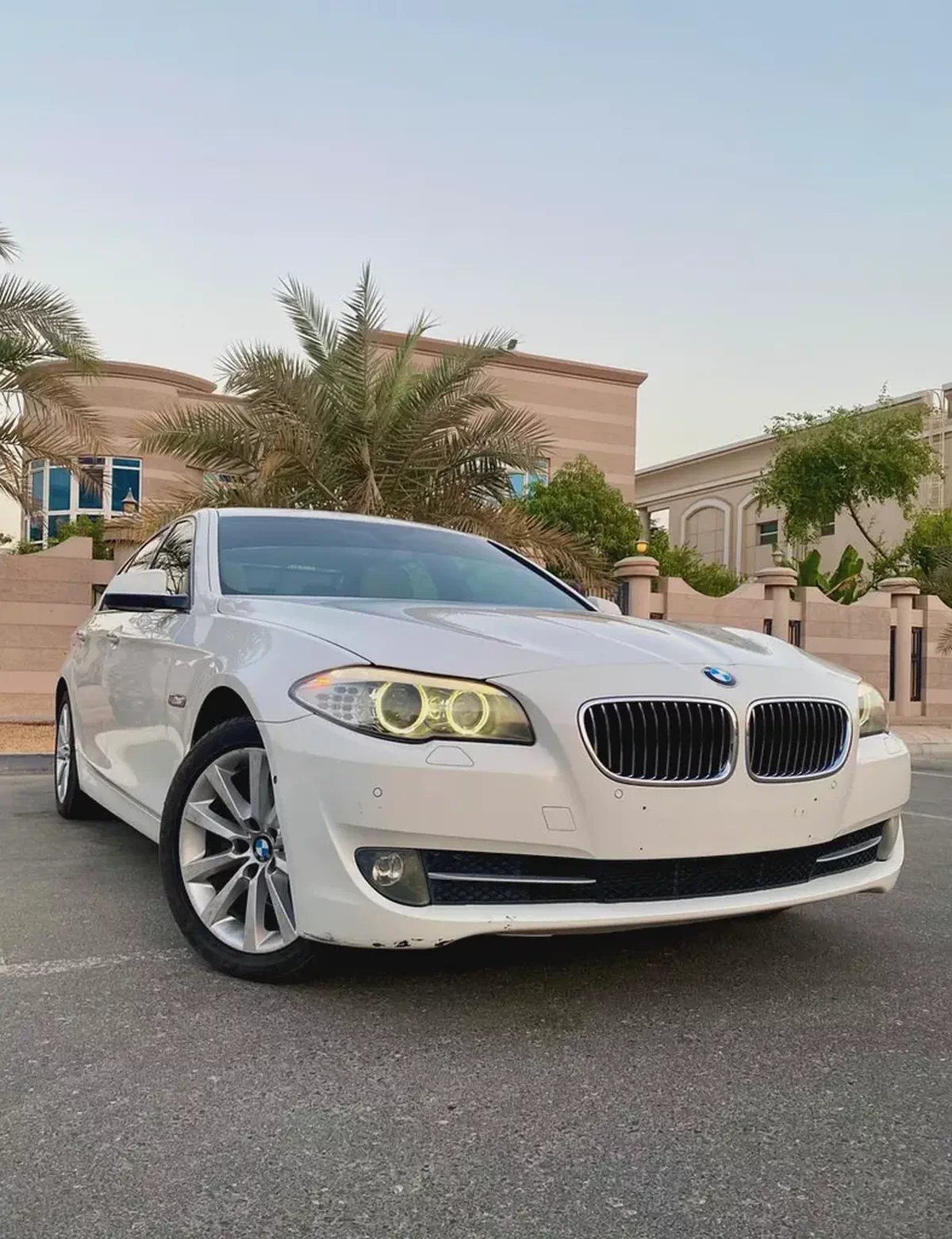2013 BMW 530i ||FULL OPTION || 6 cylinder|| accident free|| original paint ||GCC SPECS-1-1