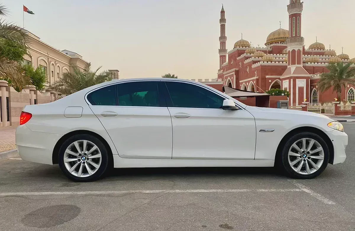 2013 BMW 530i ||FULL OPTION || 6 cylinder|| accident free|| original paint ||GCC SPECS-5-5