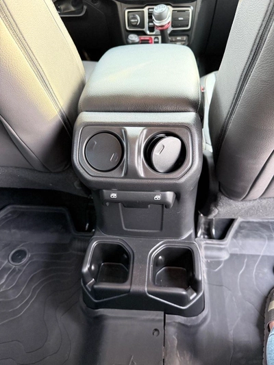 Jeep Wrangler SPORT full option-11