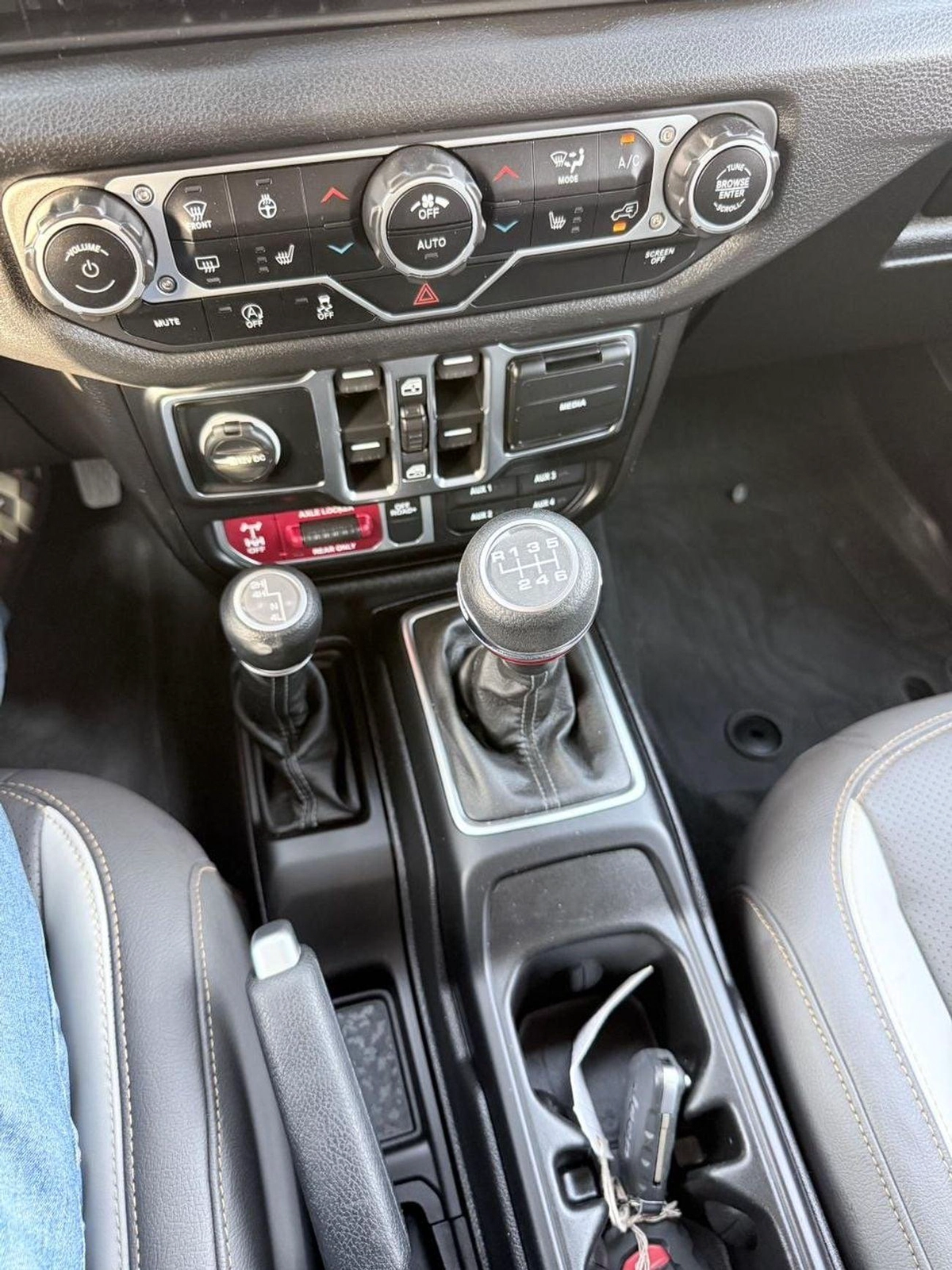 Jeep Wrangler SPORT full option-7-7
