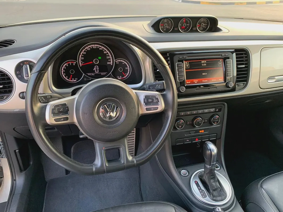 Volkswagen Bettle **2015**-10-10