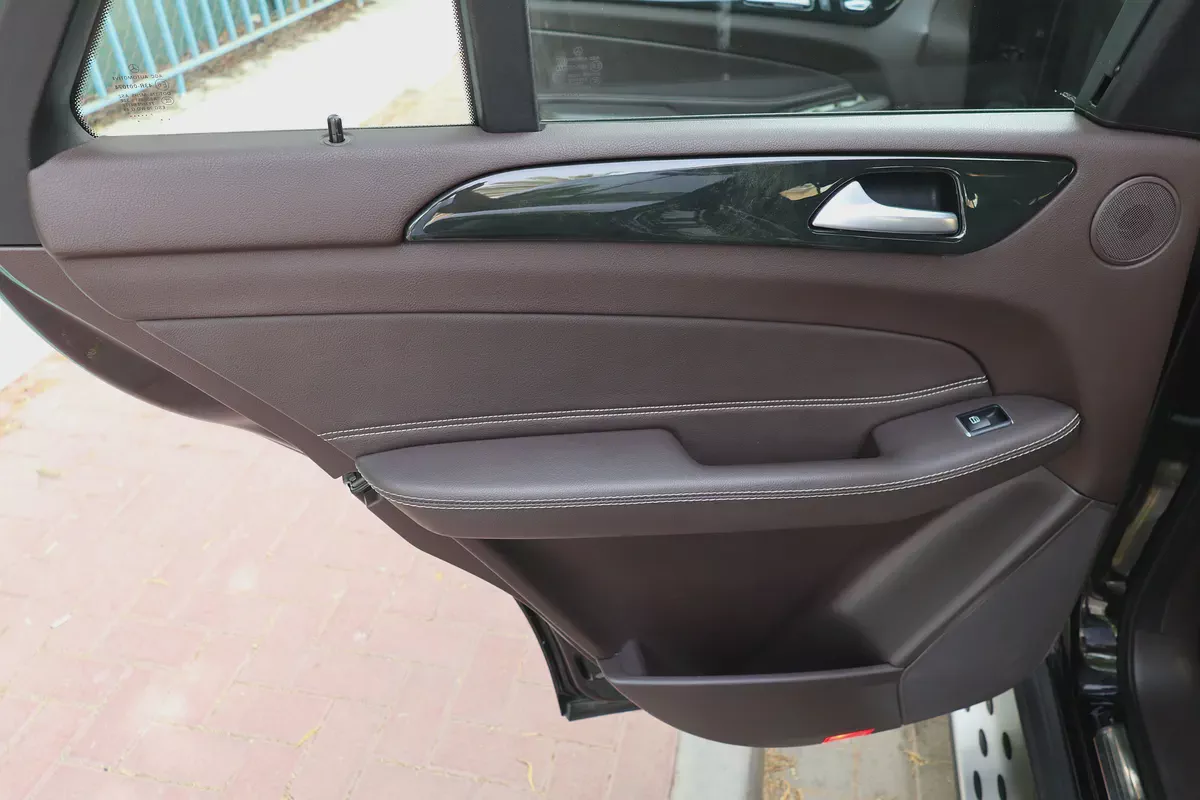 Mercedes-Benz GLE-Class-GLE 400 4Matic- 2018-116000KM-GCC SPECS-EXCELLENT CONDITION-7-7