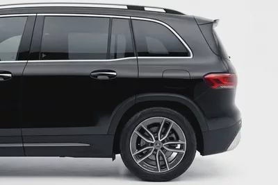 MERCEDES-BENZ GLB 35 AMG 4MATIC 2023 | Carbon Fiber Interior Trim | AED 2,546 / Monthly-4