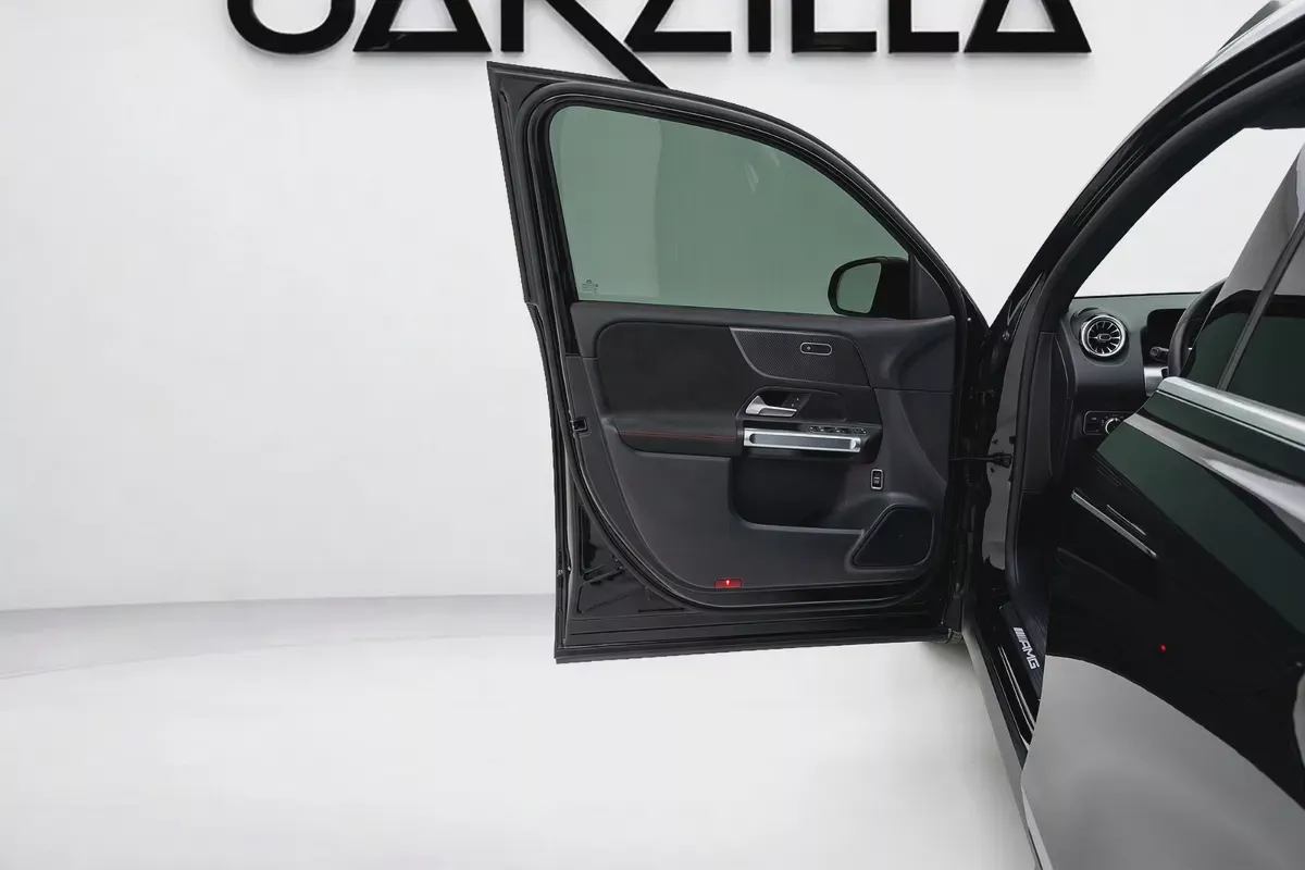 MERCEDES-BENZ GLB 35 AMG 4MATIC 2023 | Carbon Fiber Interior Trim | AED 2,546 / Monthly-6-6