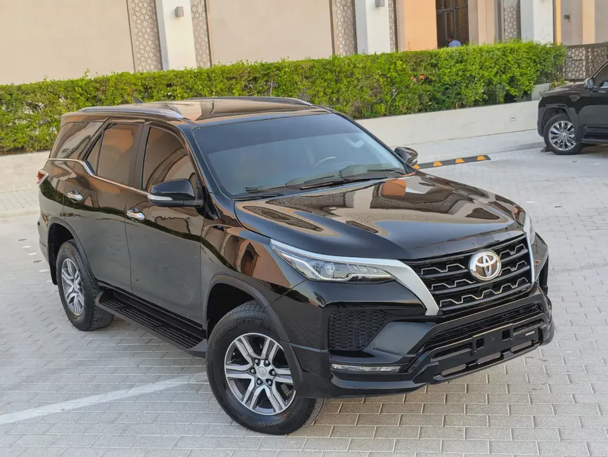 Toyota Fortuner 2017 Facelifted 2026 | 2.7L V4 4x4 GCC Specs | Excellent Condition SUV-9-9