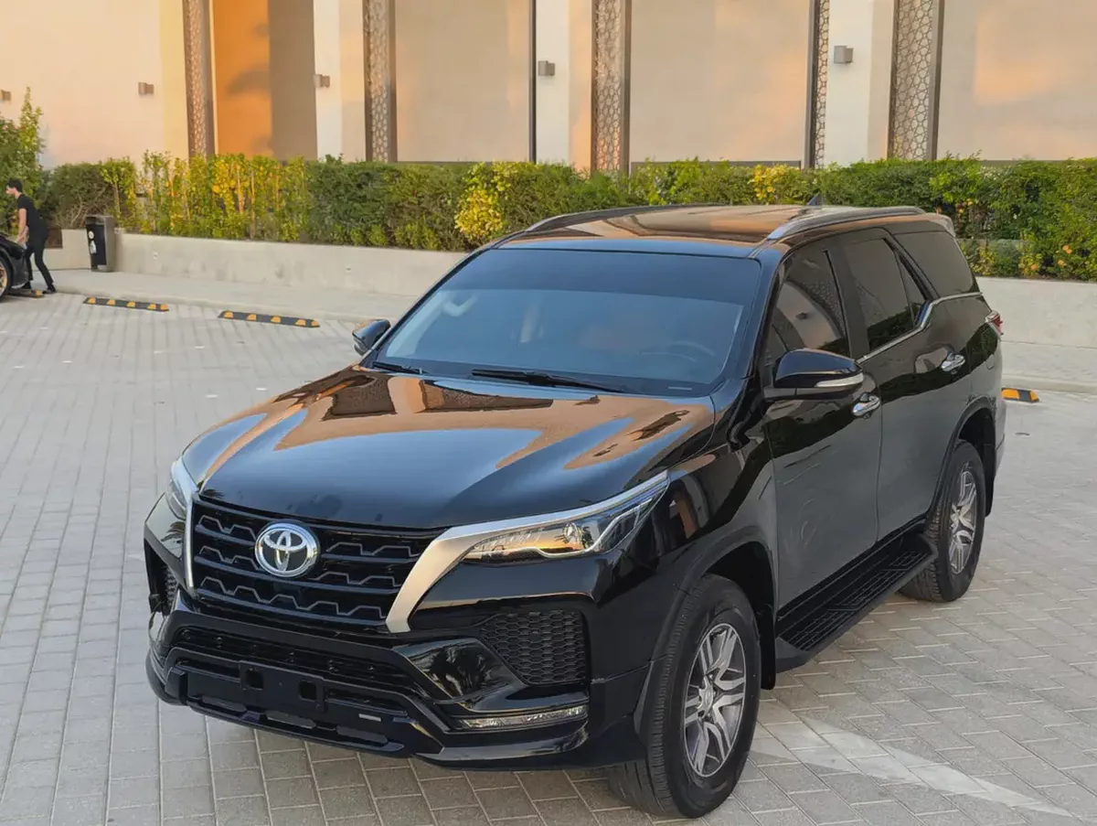 Toyota Fortuner 2017 Facelifted 2026 | 2.7L V4 4x4 GCC Specs | Excellent Condition SUV-7-7