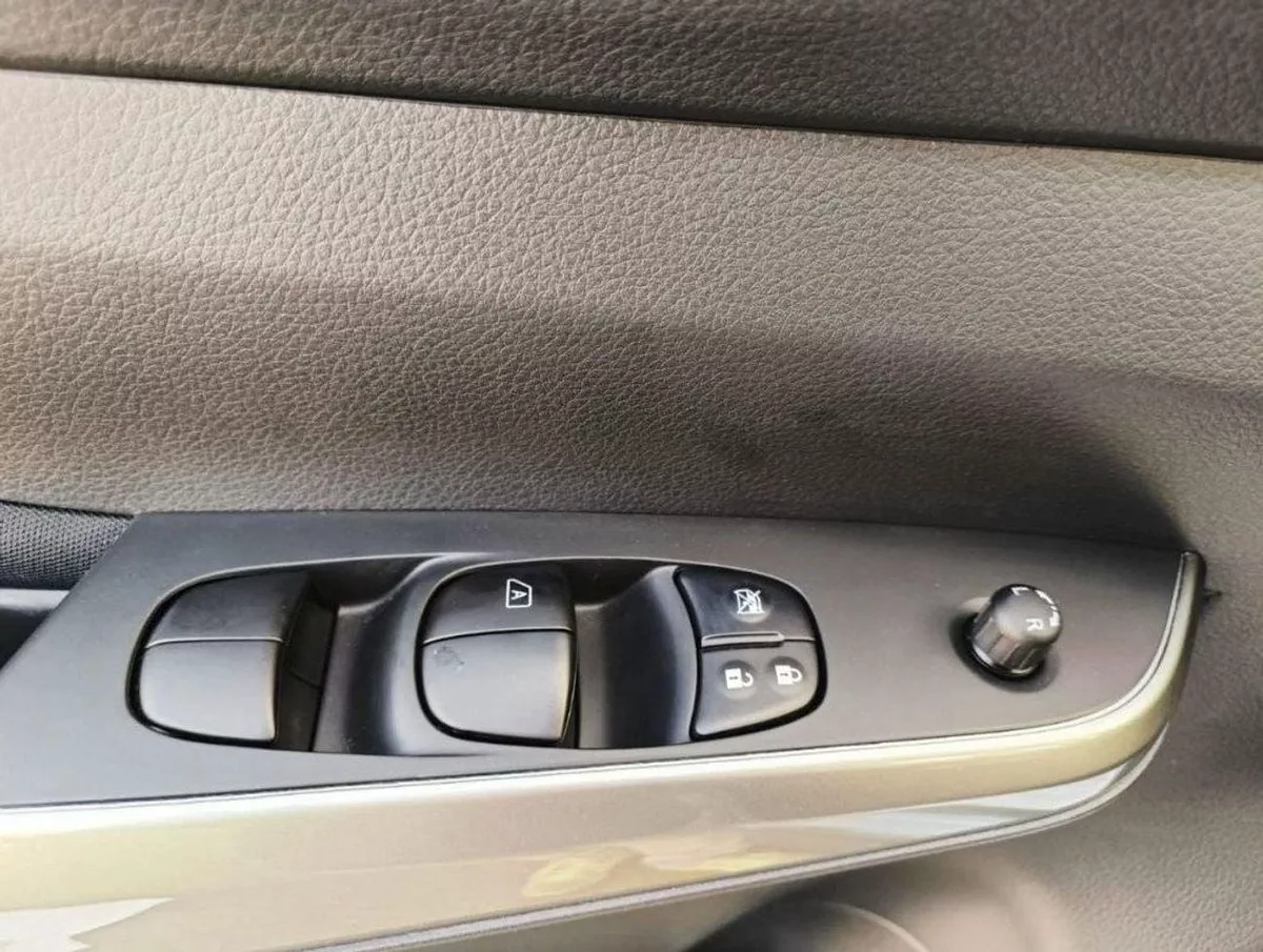 Nissan X Terra SE NISSAN X-TERRA 4WD SE 2.5L V4 7SEATS AT 2023-13-0